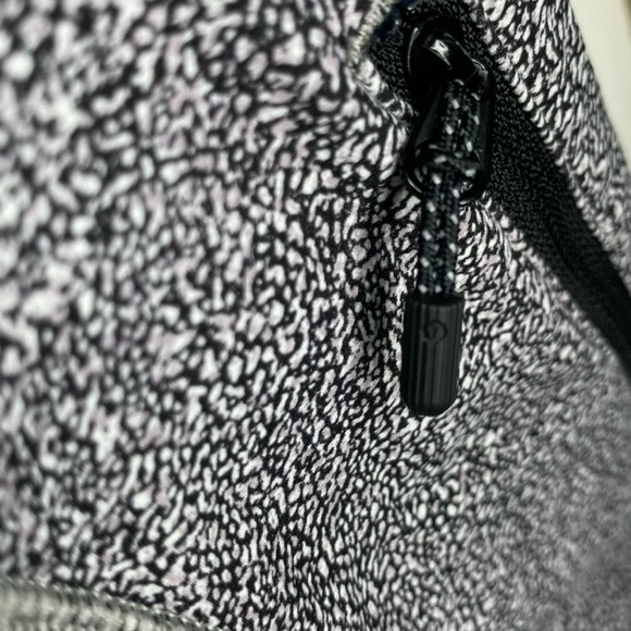 Lululemon Pace Rival Crop Leggings. Size 6. - Picture 7 of 8